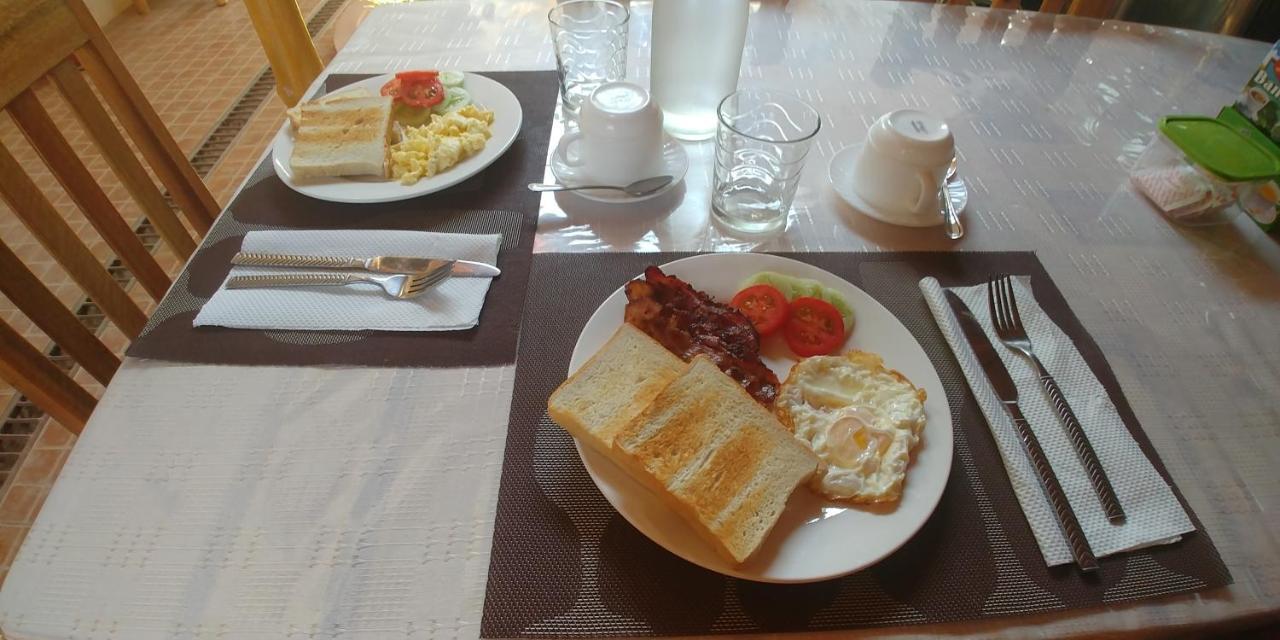 Villa Skanderbeg Guest House Puerto Princesa Dış mekan fotoğraf